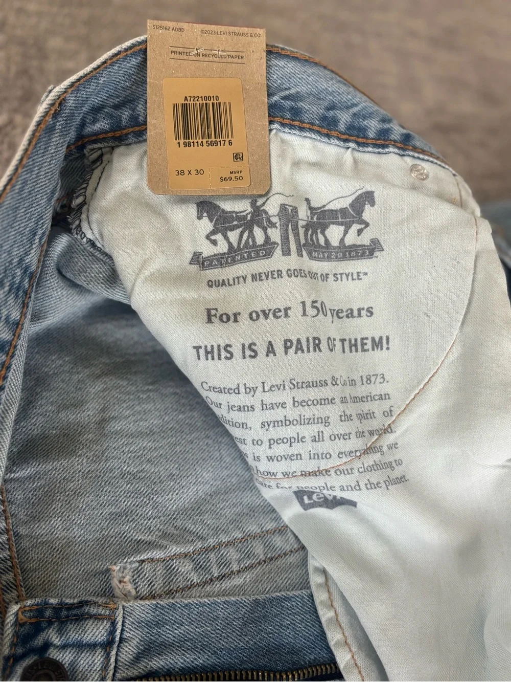 NWT Men's Levi's 565 Loose Straight Jeans 38X30